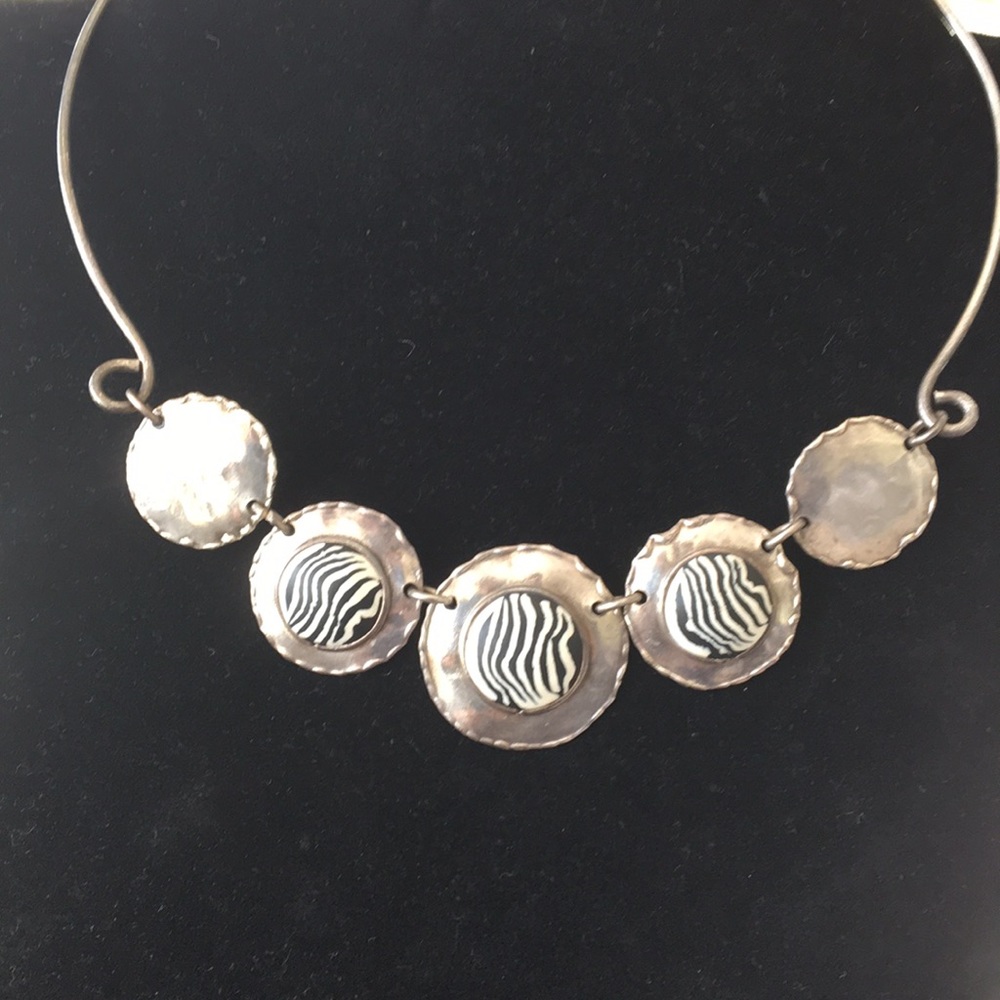 Zebra print Femo cabochon set in unknown metal.